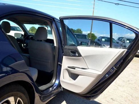 Used 2017 Honda Accord LX image 24