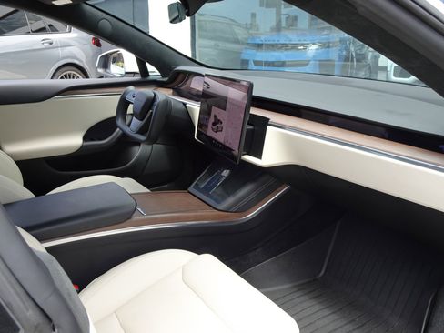 Used 2022 Tesla Model S AWD/4WD image 23