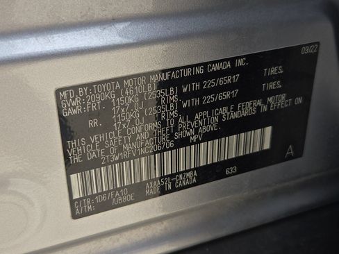 Used 2022 Toyota RAV4 XLE w/ Convenience Package FWD image 27
