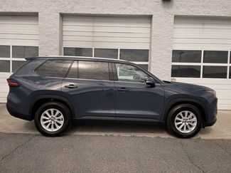 Used 2026 Toyota Grand Highlander AWD video 1
