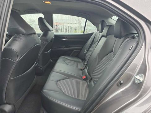 Used 2021 Toyota Camry SE image 16