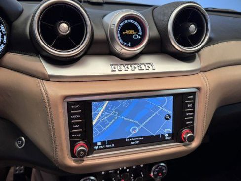 Used 2015 Ferrari California T RWD image 7