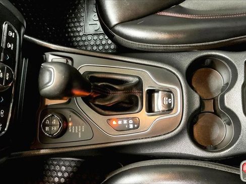 Used 2020 Jeep Cherokee Trailhawk w/ Cold Weather Group image 42