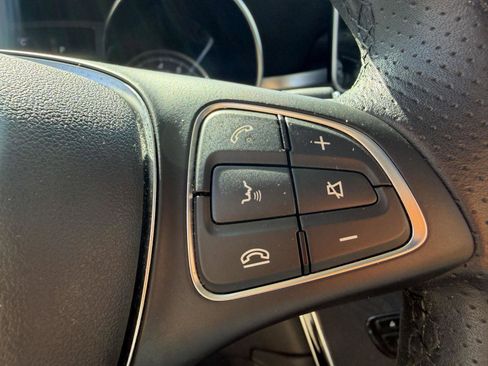Used 2017 Mercedes-Benz GLC 300 image 12