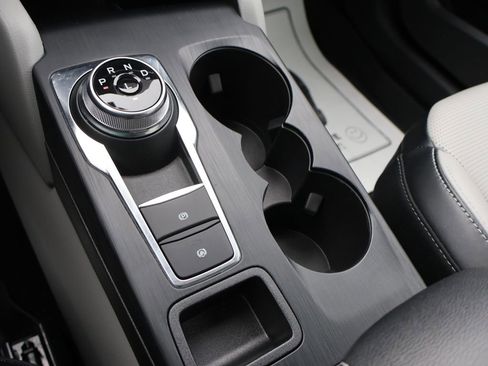 Certified 2025 Ford Escape Platinum image 38