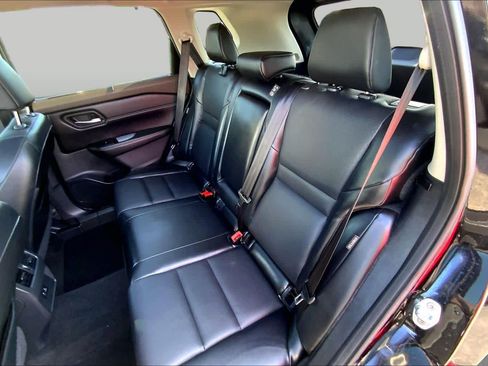 Used 2022 Nissan Rogue SV w/ SV Premium Package FWD image 19