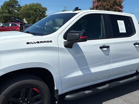 Used 2024 Chevrolet Silverado 1500 RST w/ Redline Edition AWD/4WD image 10