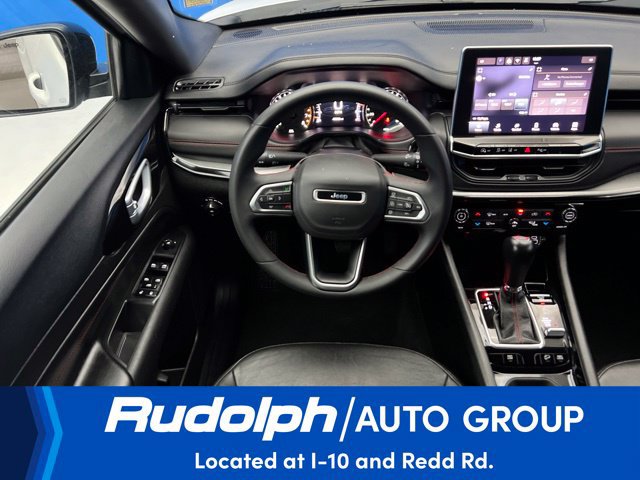 Used 2025 Jeep Compass Trailhawk w/ Trailer Tow Group AWD/4WD image 18