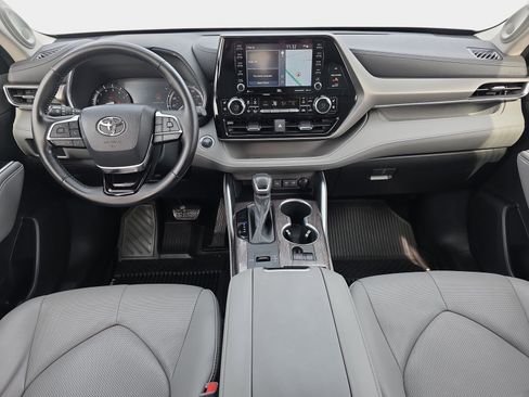 Used 2020 Toyota Highlander Limited image 9