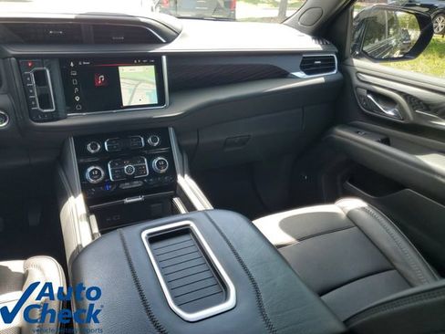 Used 2023 GMC Yukon XL Denali AWD/4WD image 18