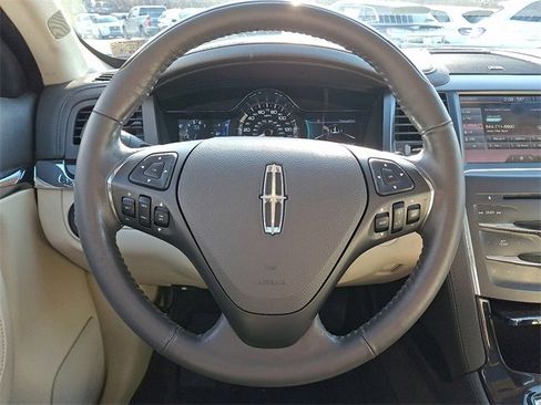 Used 2013 Lincoln MKS AWD image 19