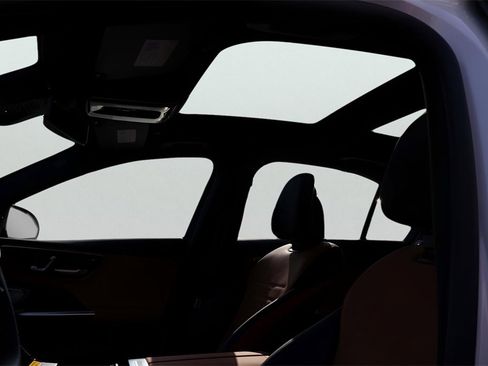 Used 2025 Mercedes-Benz C 300 4MATIC Sedan image 83