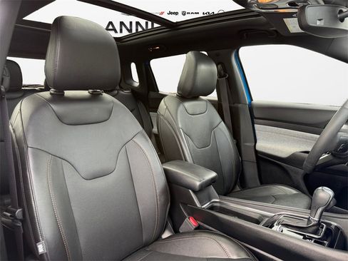 Used 2023 Jeep Compass Latitude w/ Sun and Sound Group image 16