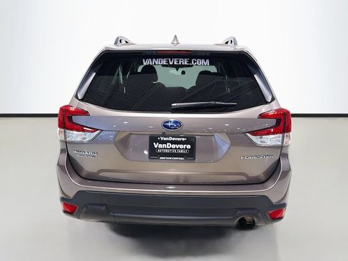 Used 2022 Subaru Forester Premium AWD/4WD image 8