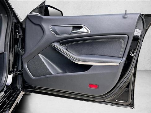 Used 2016 Mercedes-Benz CLA 250 image 19