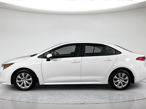 Used 2025 Toyota Corolla LE FWD image 8