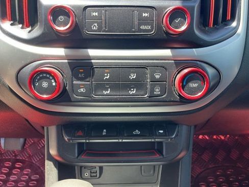 Used 2022 Chevrolet Colorado LT w/ LT Convenience Package AWD/4WD image 25