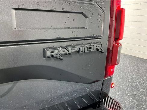 Used 2018 Ford F150 Raptor w/ Equipment Group 802A Luxury AWD/4WD image 22