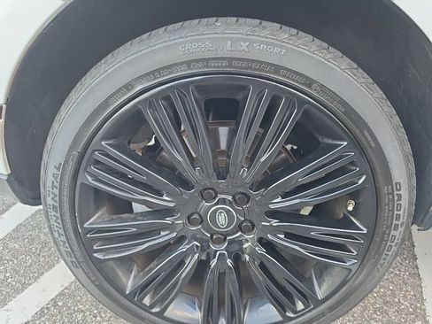 Used 2019 Land Rover Range Rover Supercharged AWD/4WD image 2