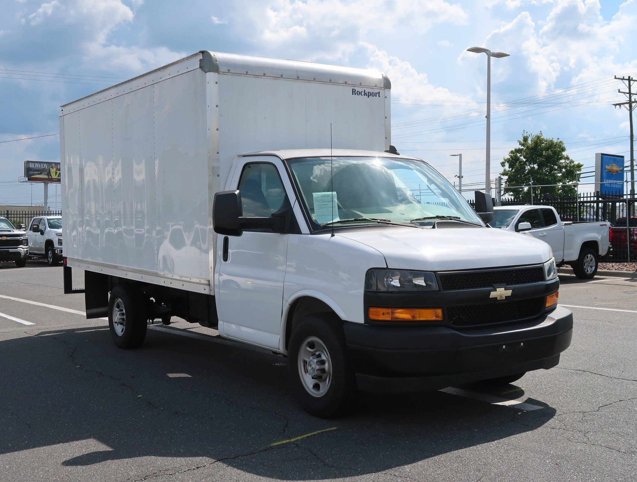Used 2023 Chevrolet Express 3500 w/ Power Convenience Package RWD image 2