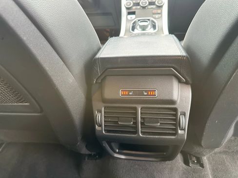 Used 2016 Land Rover Range Rover Evoque SE image 34