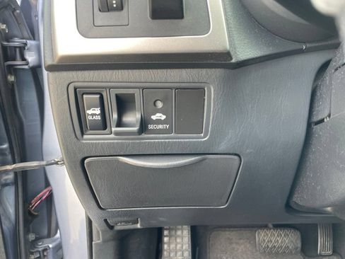 Used 2007 Toyota Matrix FWD image 16