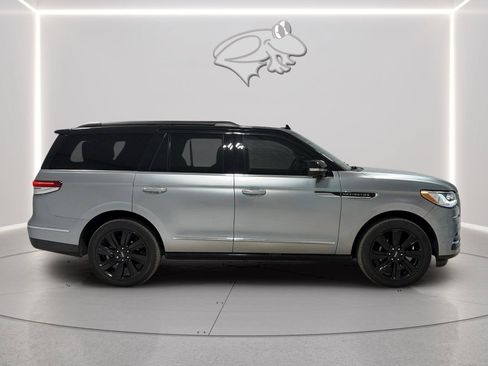 Used 2023 Lincoln Navigator Black Label AWD/4WD image 6