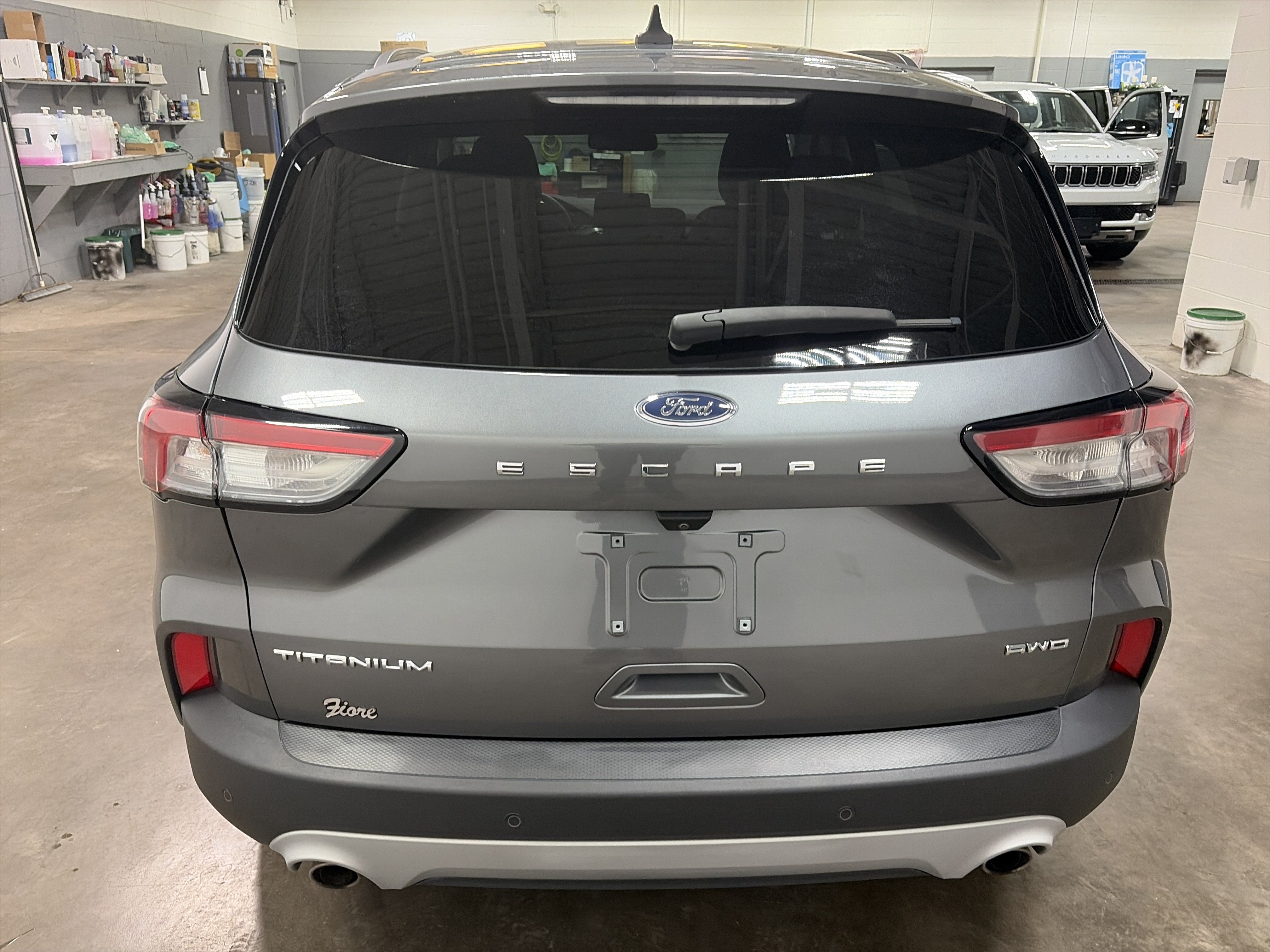Used 2022 Ford Escape Titanium AWD/4WD image 4