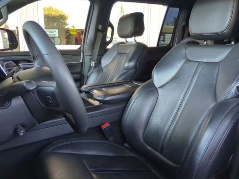 Used 2022 Jeep Wagoneer Series III w/ Premium Group I image 6