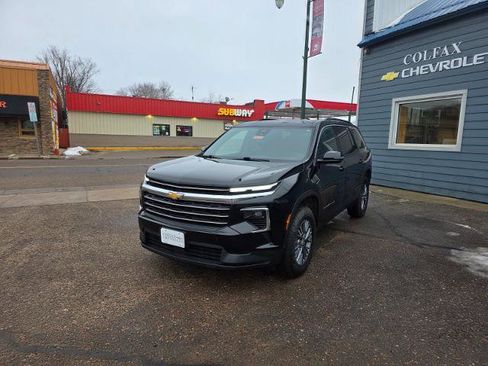 Used 2024 Chevrolet Traverse LT w/ Trailering Package image 8