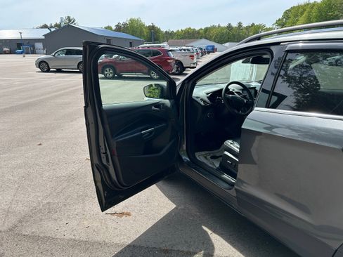 Used 2019 Ford Escape SEL AWD/4WD image 15