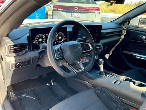 Used 2024 Ford Mustang Coupe image 17