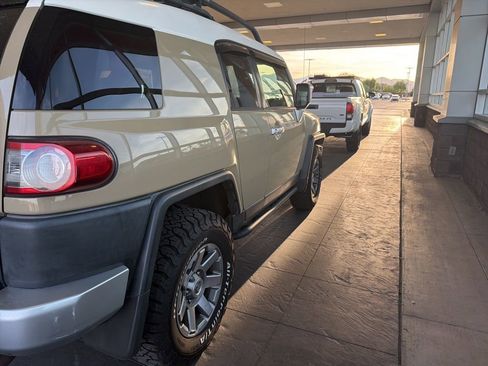 Used 2014 Toyota FJ Cruiser 4WD w/ Upgrade Package image 4