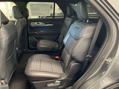 New 2026 Ford Explorer ST-Line w/ ST-Line Street Pack AWD/4WD image 16