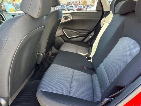 Used 2023 Kia Soul LX w/ LX Technology Package image 11