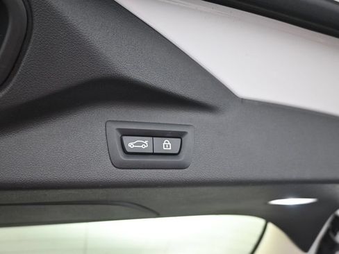Used 2021 BMW X7 xDrive40i w/ Premium Package AWD/4WD image 34