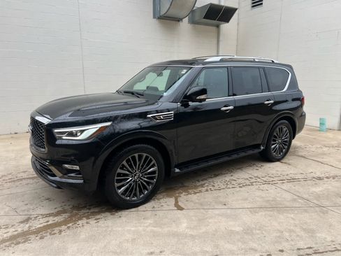 Used 2024 INFINITI QX80 Sensory image 2