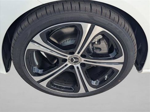 Used 2026 Mercedes-Benz C 300 Sedan image 9