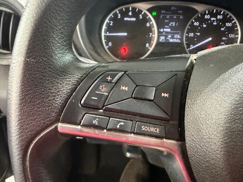 Used 2021 Nissan Kicks S FWD image 12