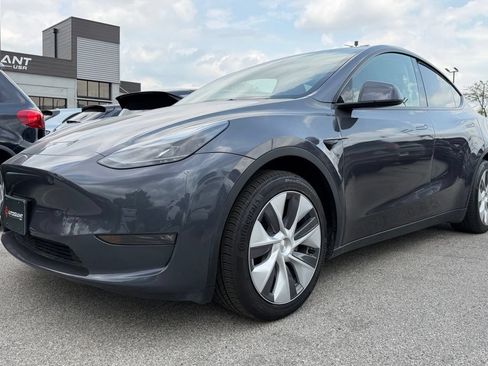 Used 2023 Tesla Model Y Long Range AWD/4WD image 14