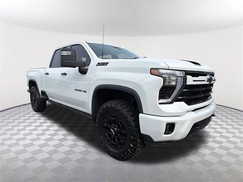 Used 2024 Chevrolet Silverado 2500 LTZ w/ LTZ Plus Package image 3