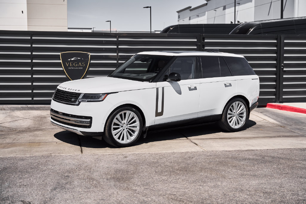 Used 2025 Land Rover Range Rover SE AWD/4WD image 5