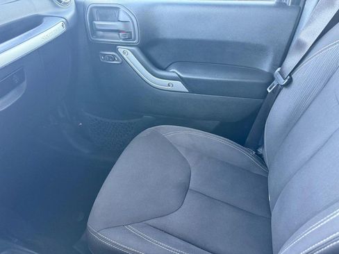 Used 2016 Jeep Wrangler Unlimited Sahara w/ Connectivity Group image 21