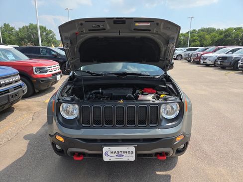 Used 2022 Jeep Renegade Trailhawk AWD/4WD image 11