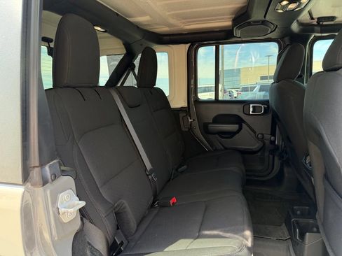 Used 2023 Jeep Wrangler Unlimited Sport AWD/4WD image 29