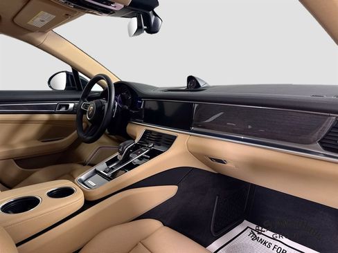 Used 2023 Porsche Panamera 4 Platinum Edition AWD/4WD image 37