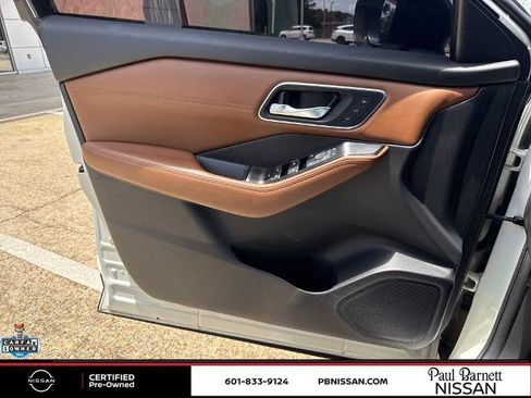Certified 2024 Nissan Rogue Platinum w/ Platinum Premium Package FWD image 24