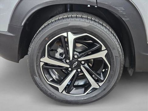 Used 2023 Chevrolet TrailBlazer RS w/ Sun and Liftgate Package FWD image 19