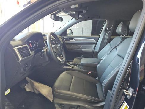 Used 2023 Volkswagen Atlas Cross Sport SE w/ Black Wheel Package FWD image 15