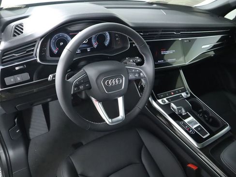 Certified 2025 Audi Q7 2.0T Premium image 10